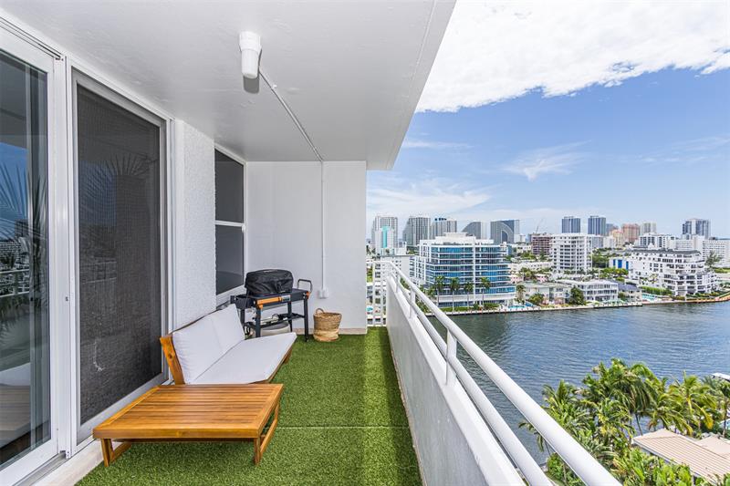 Image 5 of 38 For 888 Intracoastal Dr  14g