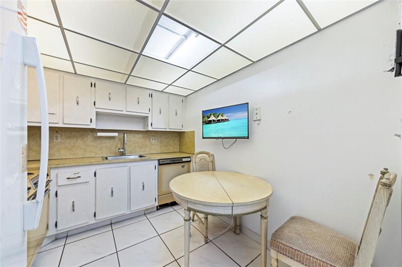 Image 11 of 22 For 600 Three Islands Boulevard  301