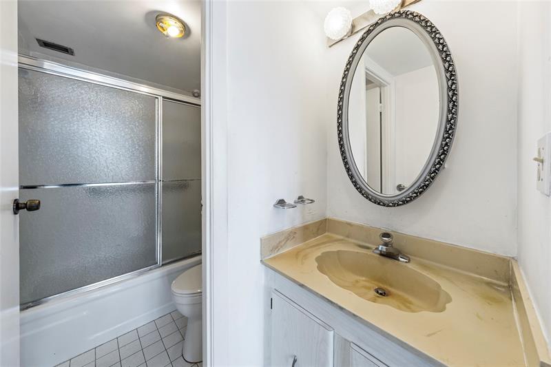 Image 12 of 22 For 600 Three Islands Boulevard  301