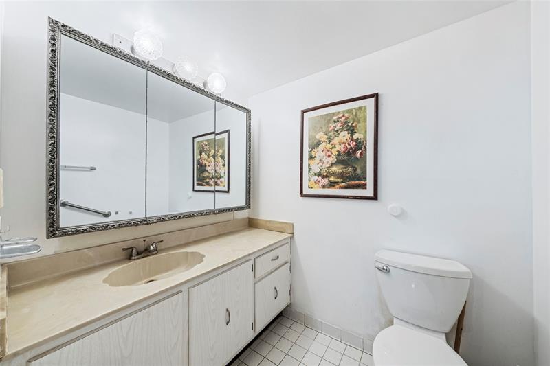 Image 16 of 22 For 600 Three Islands Boulevard  301