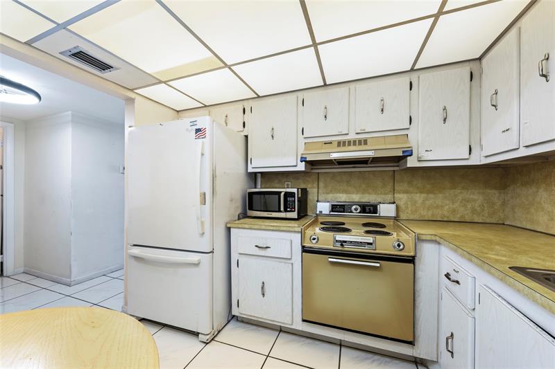 Image 9 of 22 For 600 Three Islands Boulevard  301