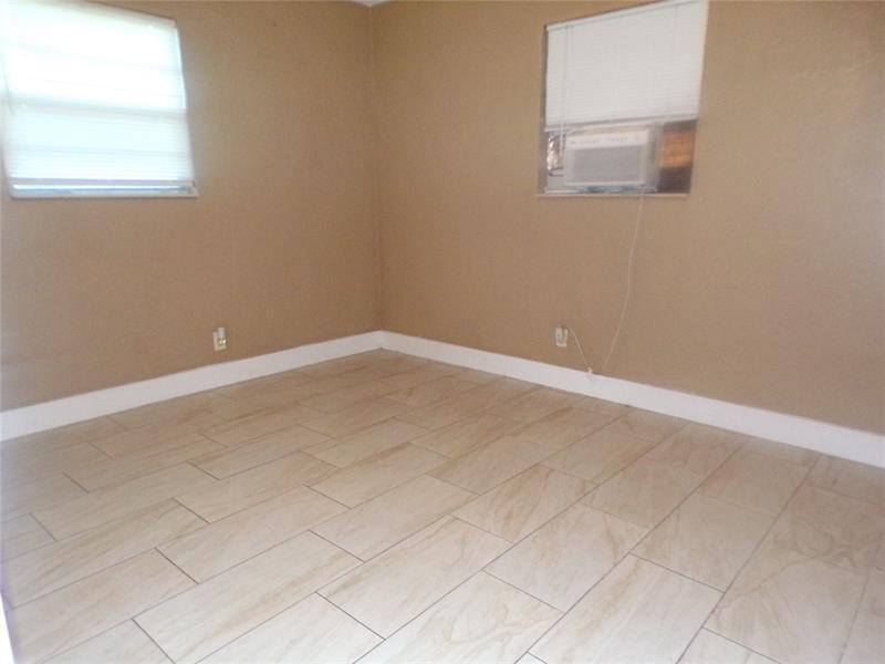 Image 15 of 24 For 2502 6th Ct  