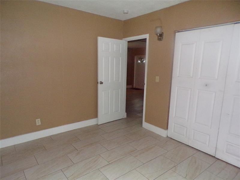 Image 18 of 24 For 2502 6th Ct  