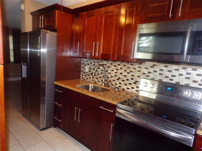 Image 3 of 24 For 2502 6th Ct  