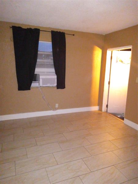 Image 8 of 24 For 2502 6th Ct  