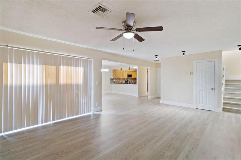Image 10 of 42 For 8113 71st Ct  8113
