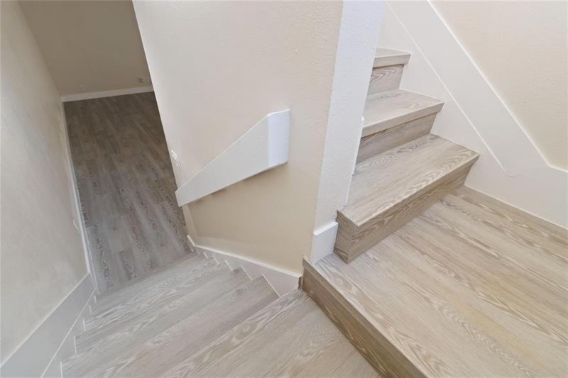Image 13 of 42 For 8113 71st Ct  8113