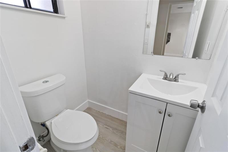 Image 14 of 42 For 8113 71st Ct  8113
