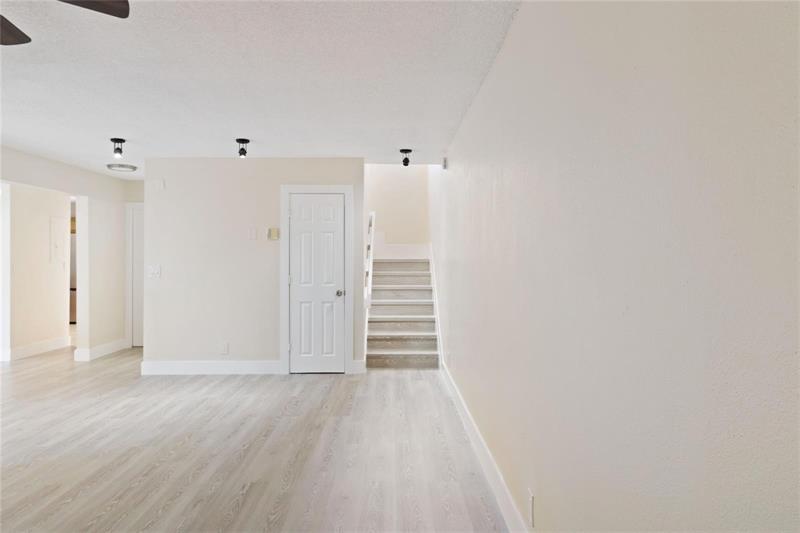 Image 15 of 42 For 8113 71st Ct  8113