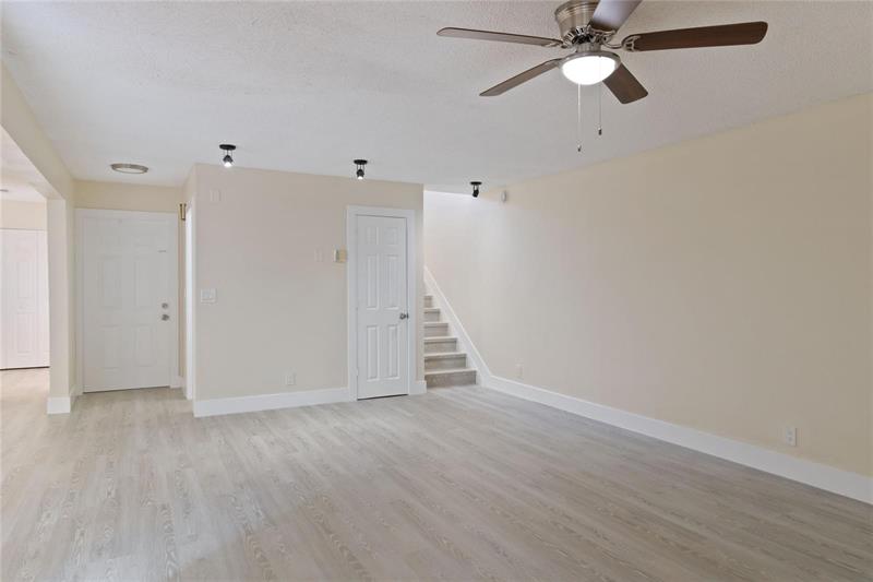 Image 16 of 42 For 8113 71st Ct  8113
