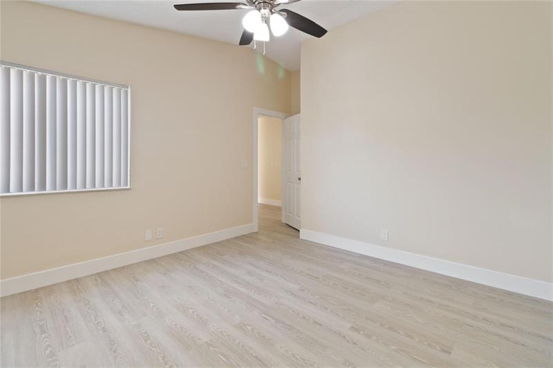 Image 19 of 42 For 8113 71st Ct  8113