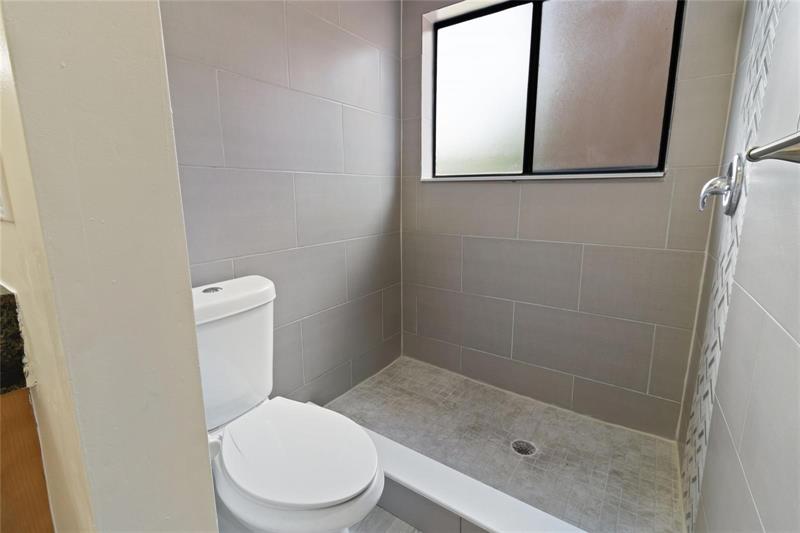 Image 25 of 42 For 8113 71st Ct  8113