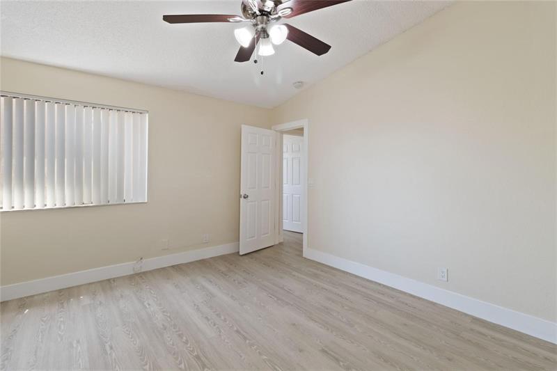 Image 28 of 42 For 8113 71st Ct  8113