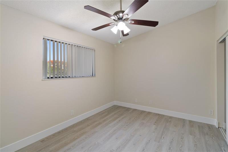 Image 32 of 42 For 8113 71st Ct  8113