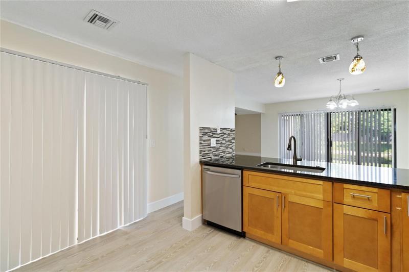 Image 4 of 42 For 8113 71st Ct  8113
