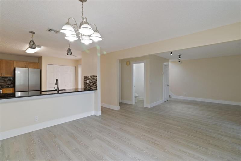 Image 6 of 42 For 8113 71st Ct  8113