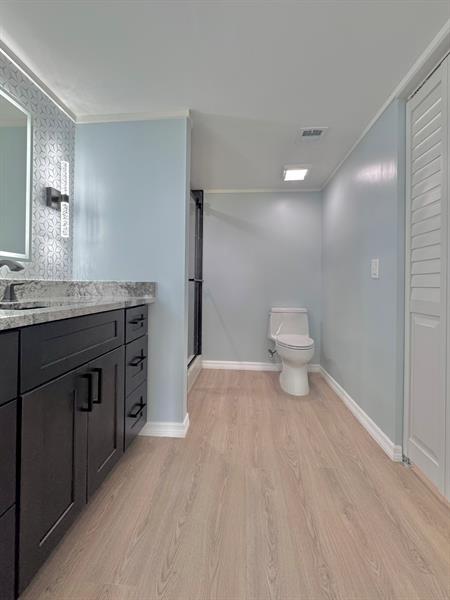 Image 17 of 25 For 3525 Village Blvd  305