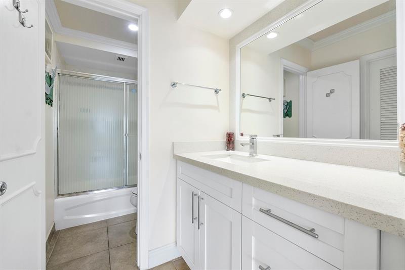 Image 21 of 47 For 1500 Ocean Blvd  706