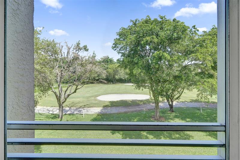 Image 13 of 22 For 9460 Tangerine Pl  307