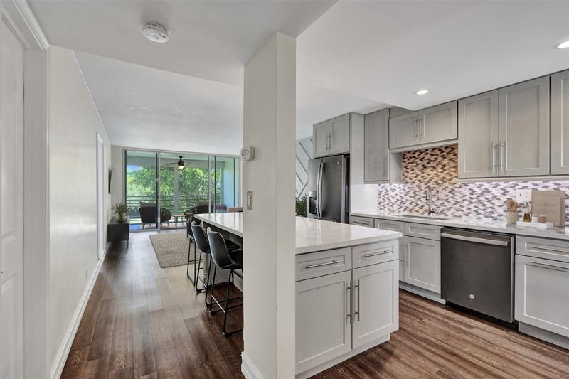 Image 5 of 22 For 9460 Tangerine Pl  307