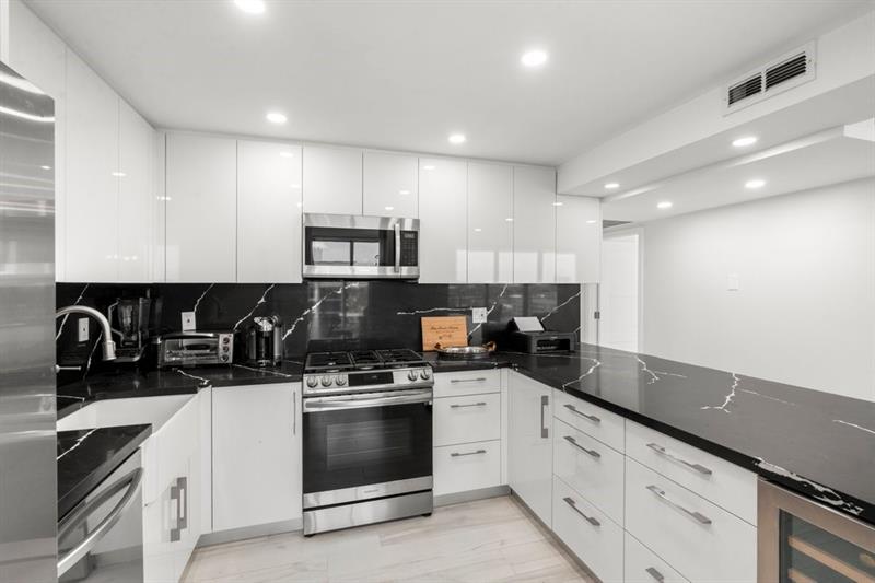 Image 10 of 43 For 2030 Ocean Dr  1407