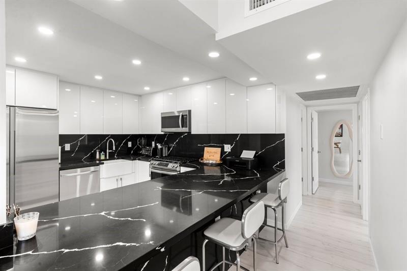 Image 14 of 43 For 2030 Ocean Dr  1407