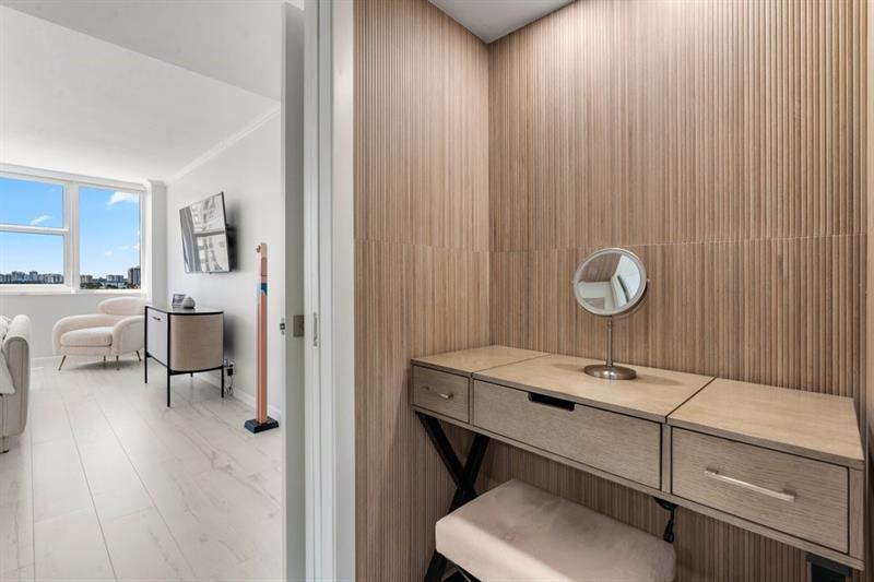 Image 24 of 43 For 2030 Ocean Dr  1407
