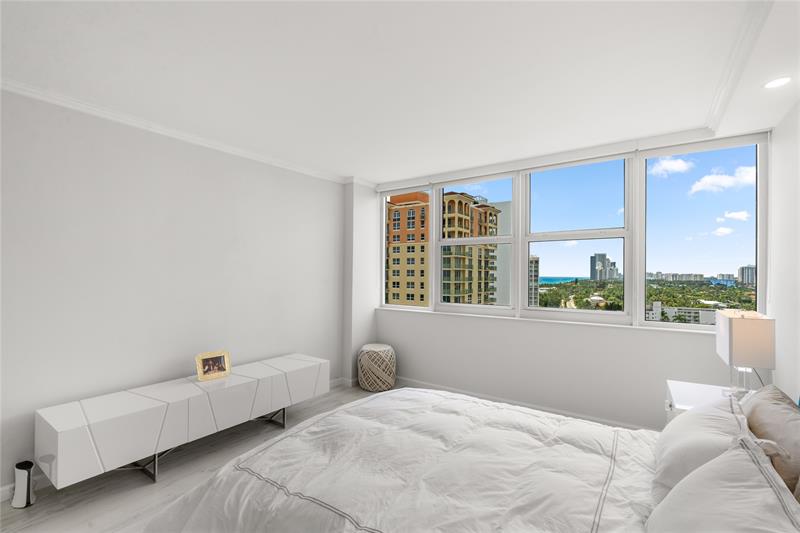 Image 27 of 43 For 2030 Ocean Dr  1407