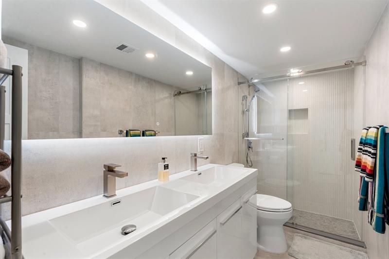 Image 29 of 43 For 2030 Ocean Dr  1407