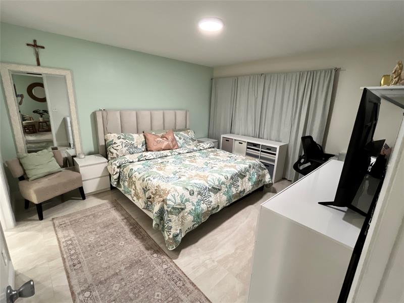 Image 11 of 22 For 12069 Royal Palm Blvd