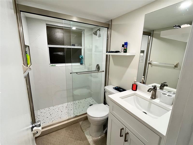 Image 16 of 22 For 12069 Royal Palm Blvd