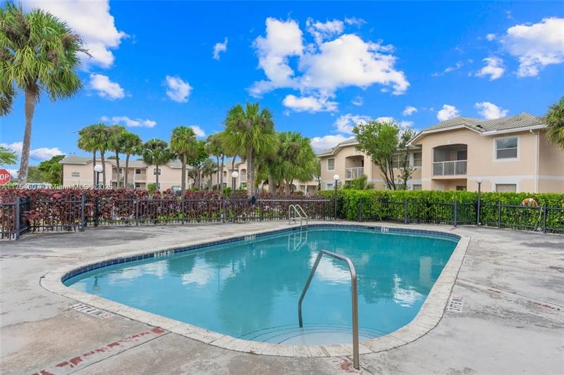 Image 20 of 22 For 12069 Royal Palm Blvd