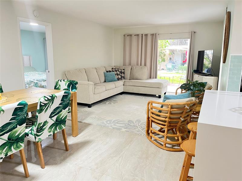 Image 5 of 22 For 12069 Royal Palm Blvd