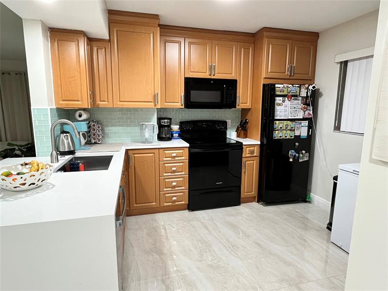 Image 7 of 22 For 12069 Royal Palm Blvd