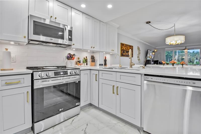 Image 3 of 50 For 2809 Florida Blvd  107