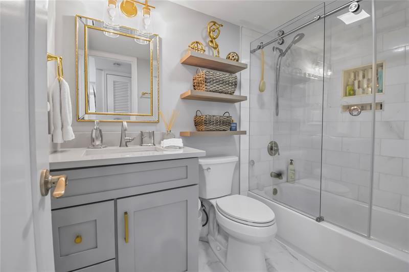 Image 33 of 50 For 2809 Florida Blvd  107