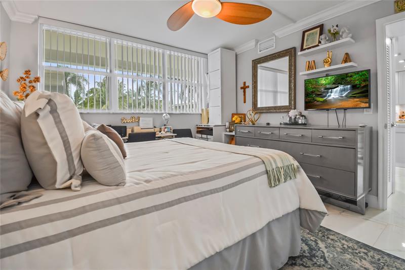 Image 36 of 50 For 2809 Florida Blvd  107
