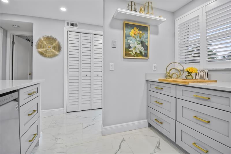 Image 4 of 50 For 2809 Florida Blvd  107