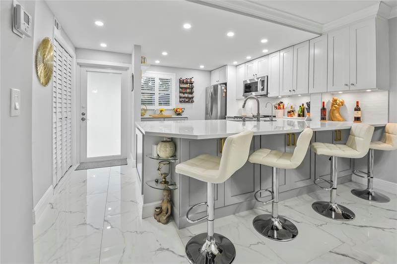Image 9 of 50 For 2809 Florida Blvd  107