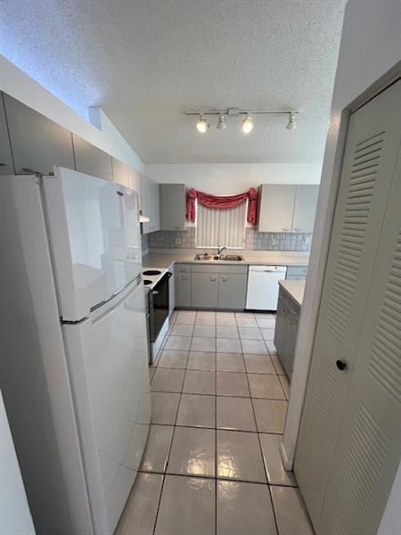 Image 18 of 22 For 4020 72nd Way