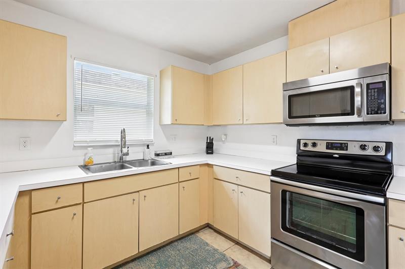 Image 16 of 40 For 2221 24th Ct