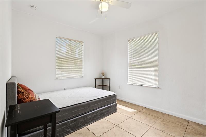 Image 19 of 40 For 2221 24th Ct