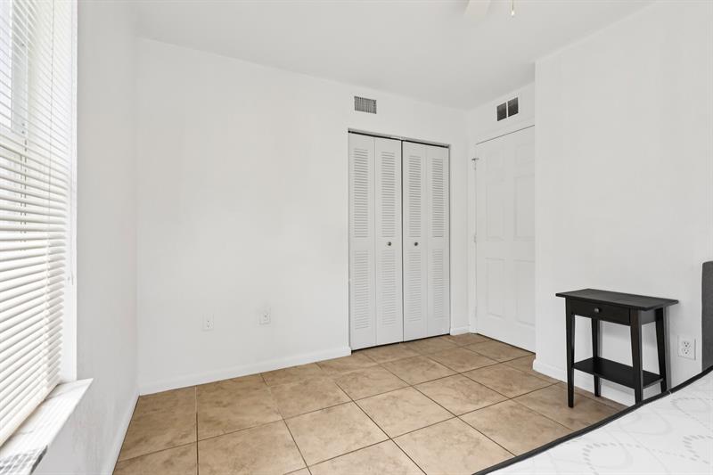 Image 21 of 40 For 2221 24th Ct