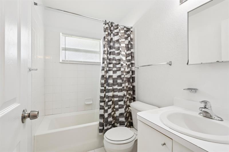 Image 24 of 40 For 2221 24th Ct