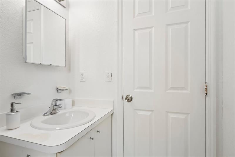 Image 25 of 40 For 2221 24th Ct