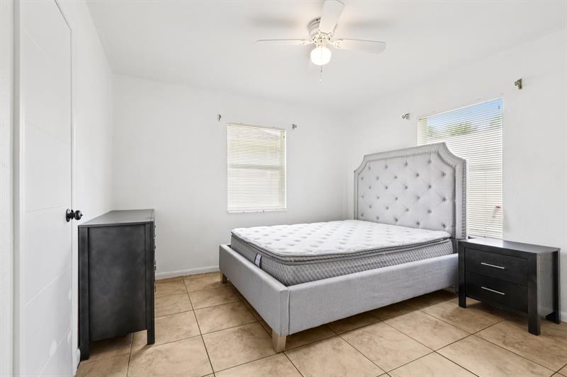 Image 26 of 40 For 2221 24th Ct