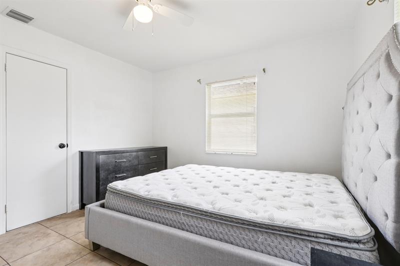 Image 27 of 40 For 2221 24th Ct