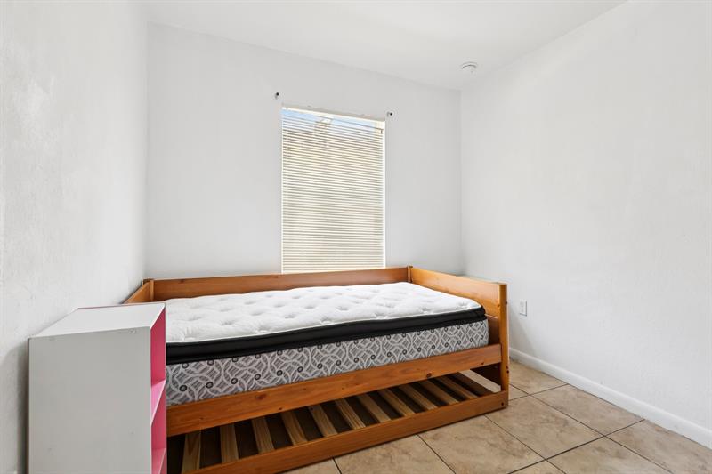 Image 38 of 40 For 2221 24th Ct