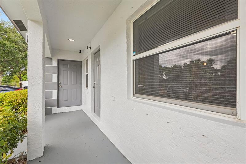 Image 6 of 40 For 2221 24th Ct