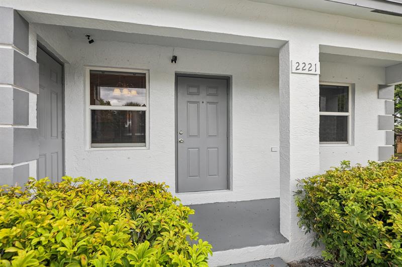 Image 7 of 40 For 2221 24th Ct
